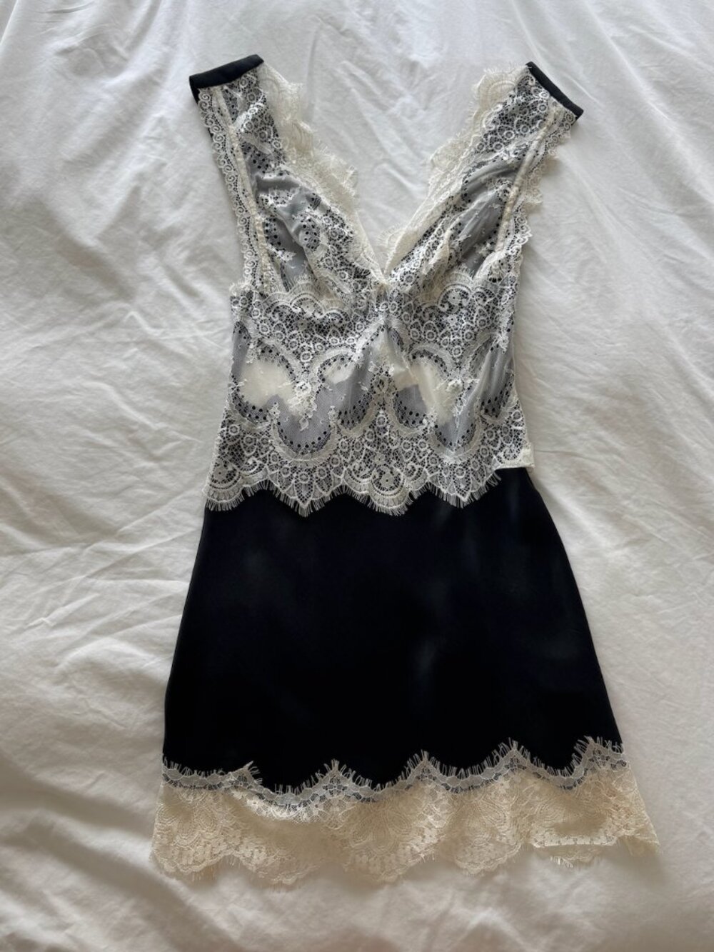 Third form Visions Lace Mini Dress in black